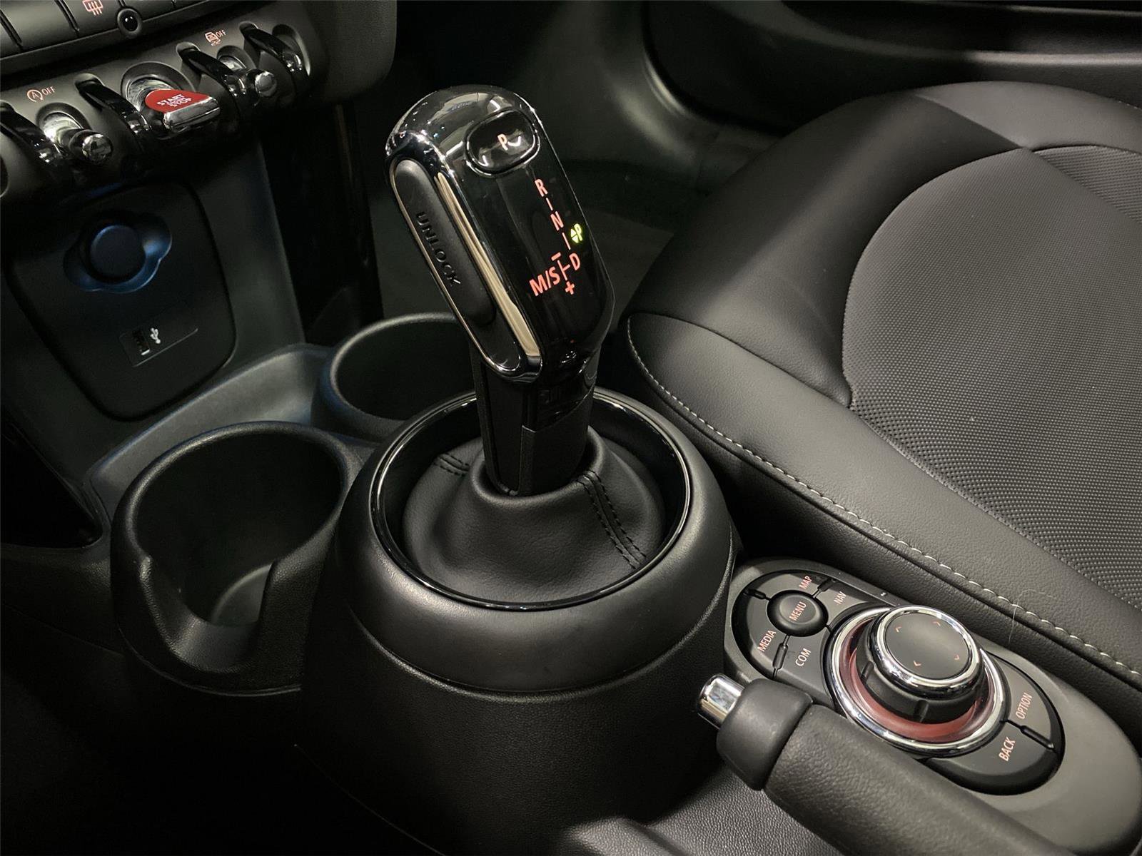 Used 2022 MINI Cooper 2-Door Hardtop FWD image 26