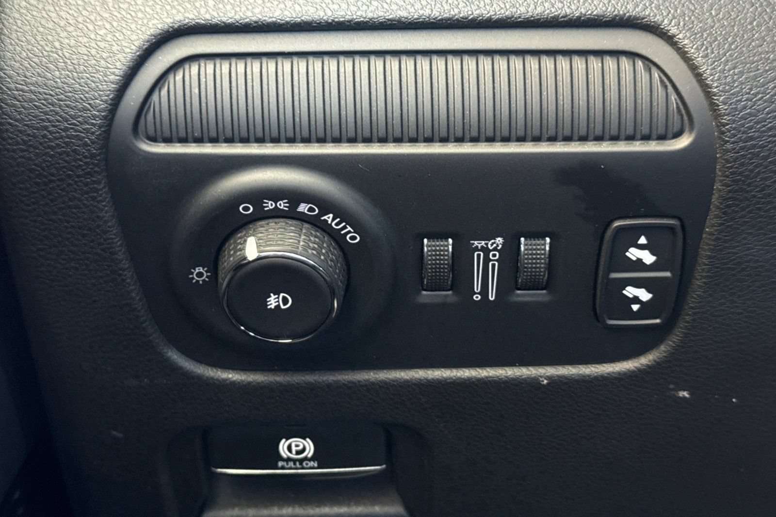 Used 2024 Jeep Grand Wagoneer L 4WD image 42