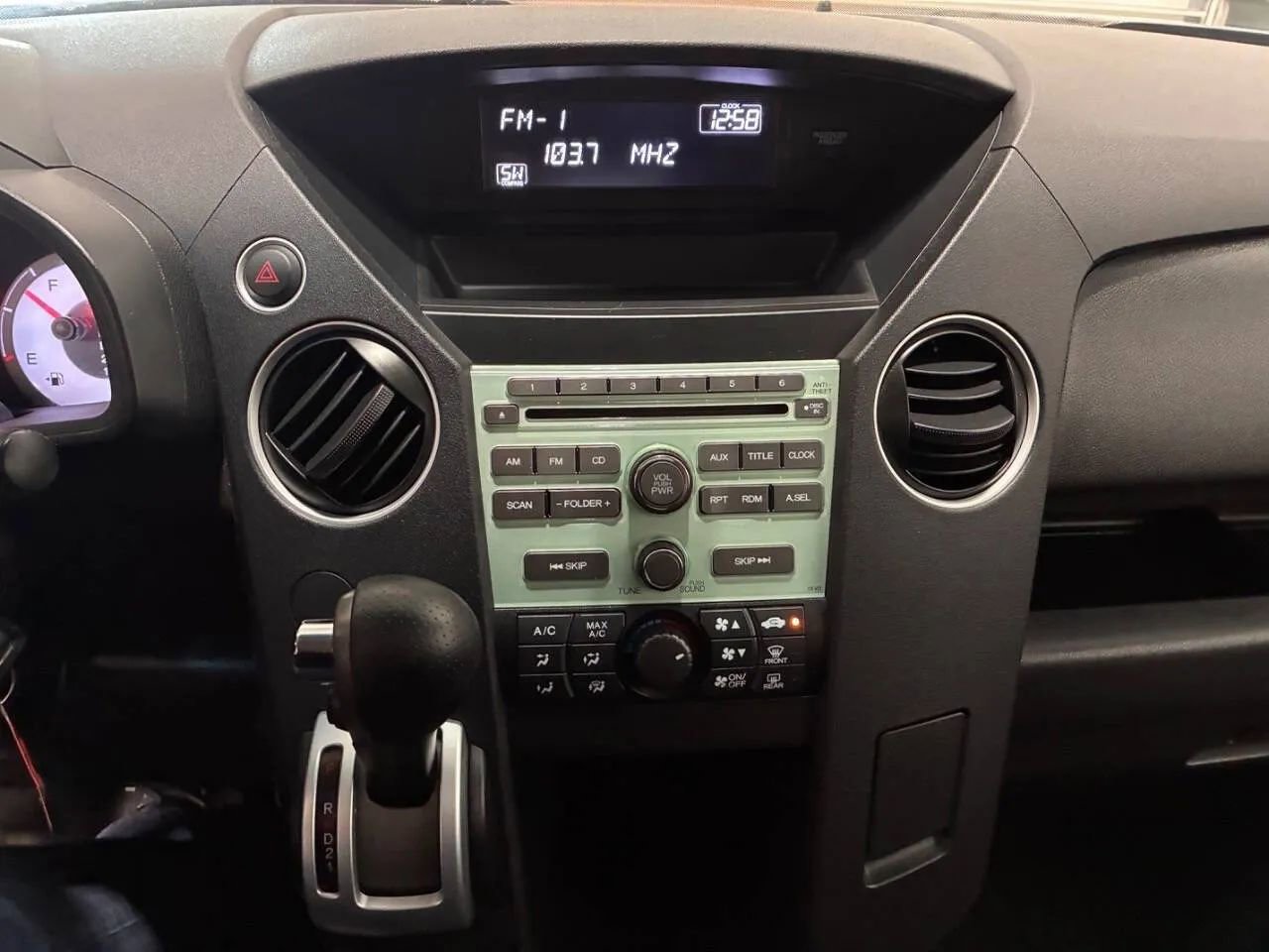 Used 2010 Honda Pilot LX image 16