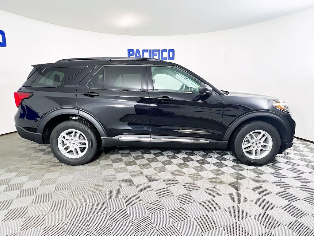 Used 2025 Ford Explorer Active image 11