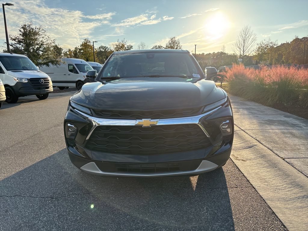 Used 2025 Chevrolet Blazer LT FWD image 9