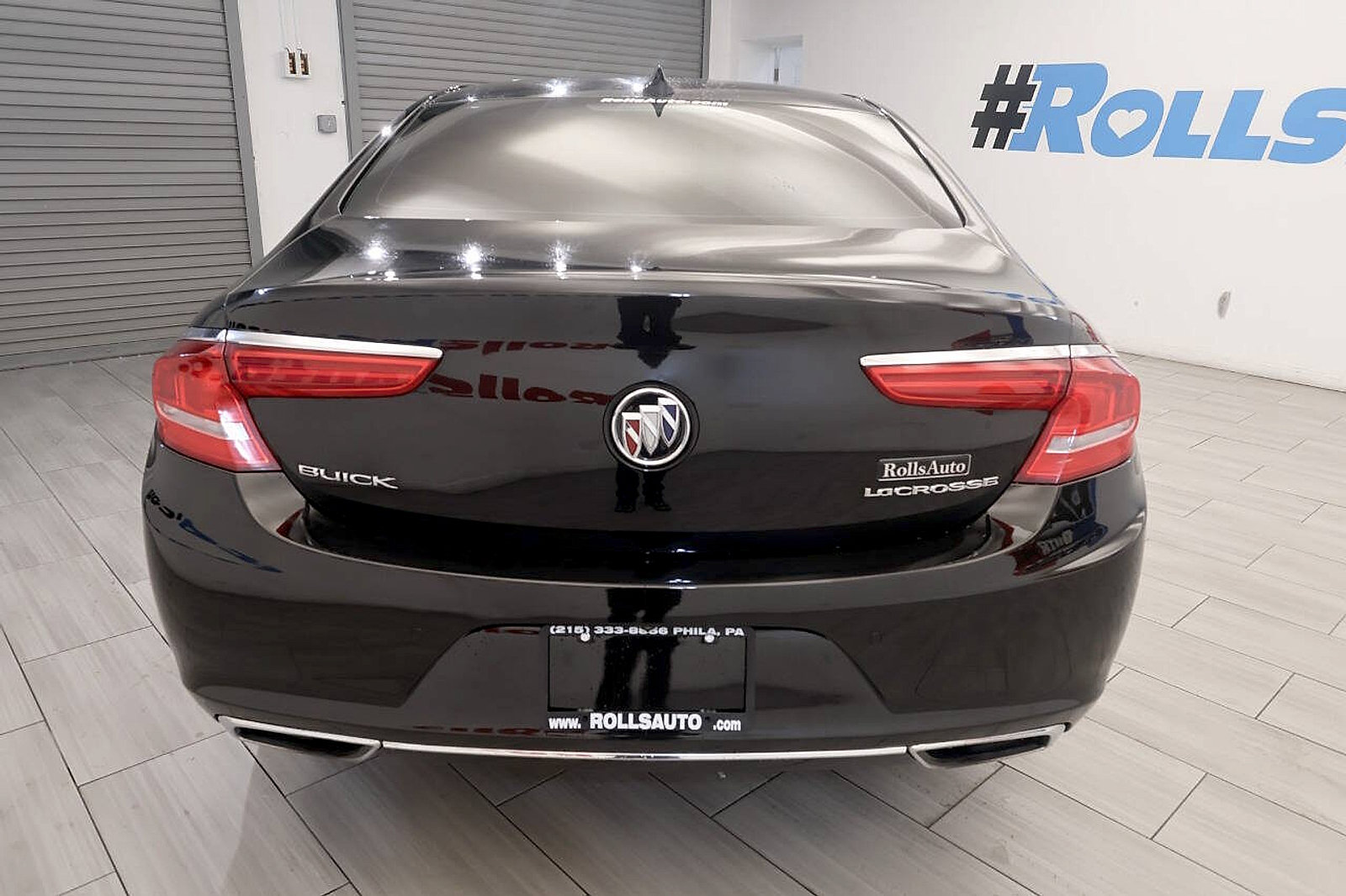 Used 2017 Buick LaCrosse Essence w/ Sun and Shade Package FWD image 4