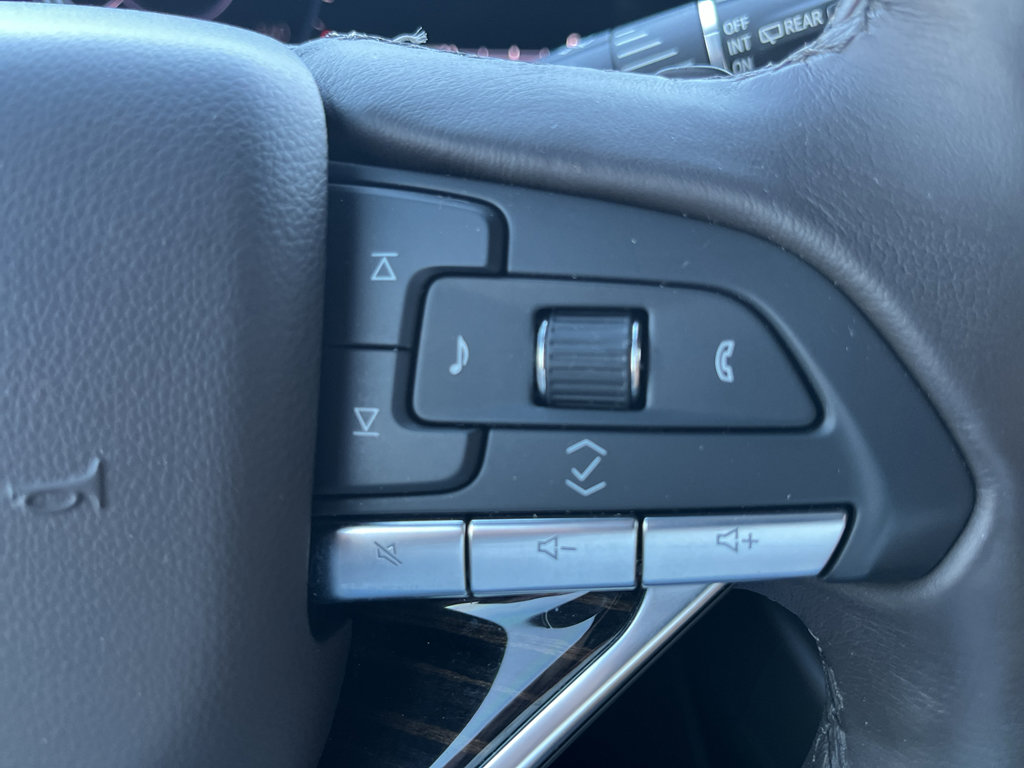 Used 2021 Cadillac Escalade ESV Sport w/ Driver Assist Tech Package AWD/4WD image 22