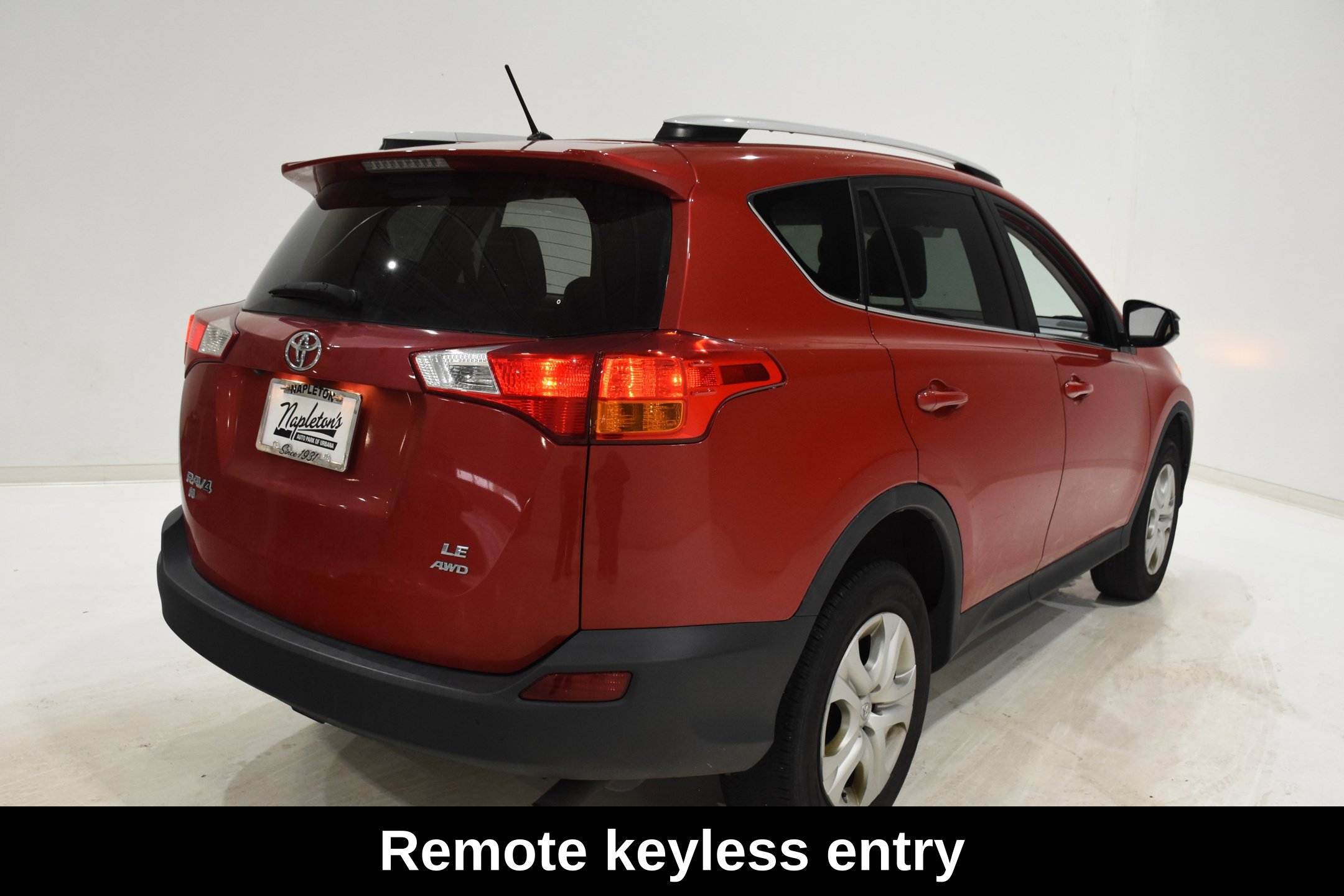 Used 2014 Toyota RAV4 LE AWD/4WD image 4