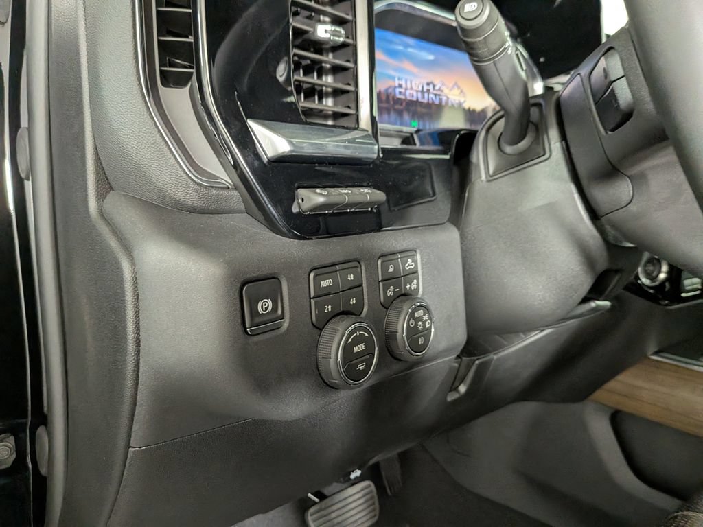 New 2026 Chevrolet Silverado 3500 High Country w/ High Country Premium Package AWD/4WD image 17