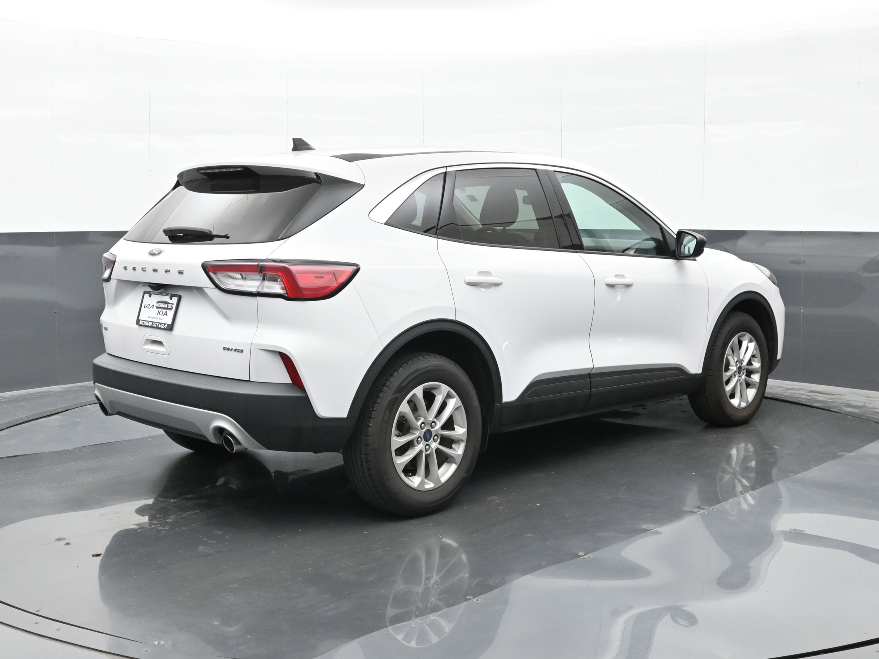 Used 2022 Ford Escape SE w/ Convenience Package image 8