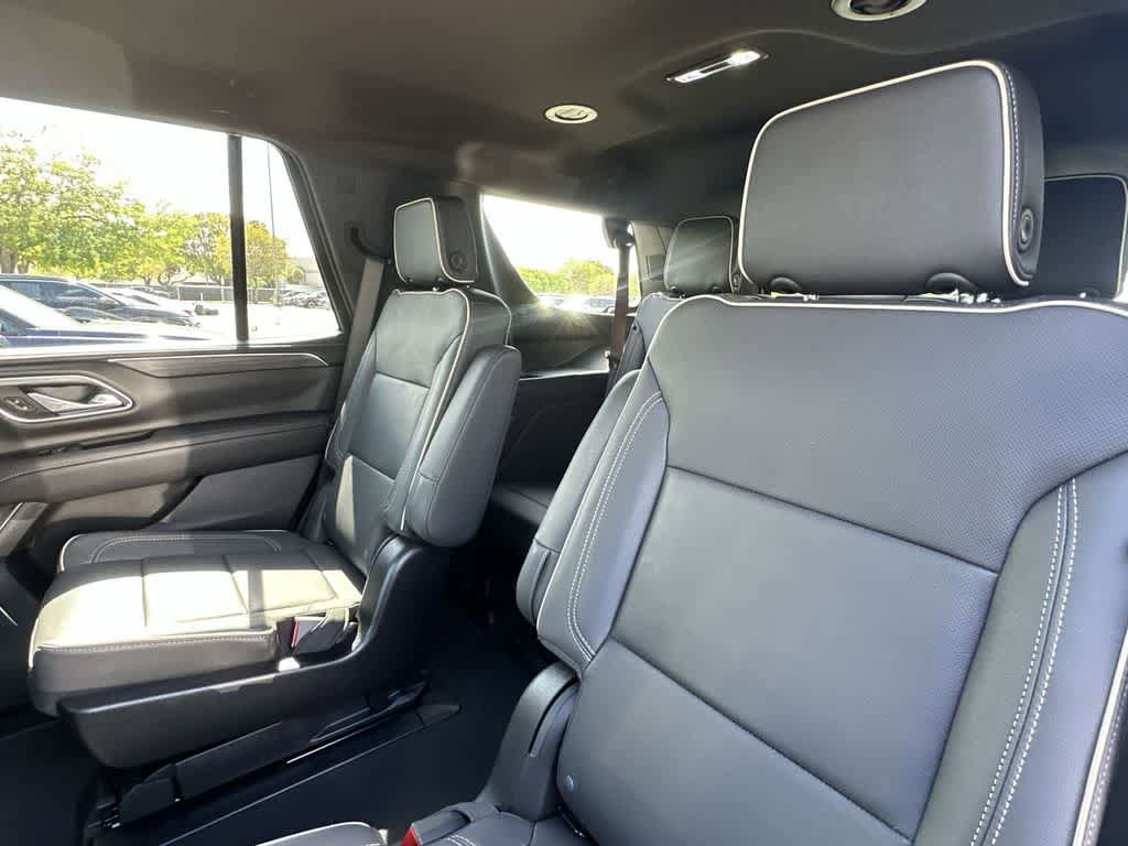 Used 2024 GMC Yukon SLT w/ SLT Luxury Package RWD image 22
