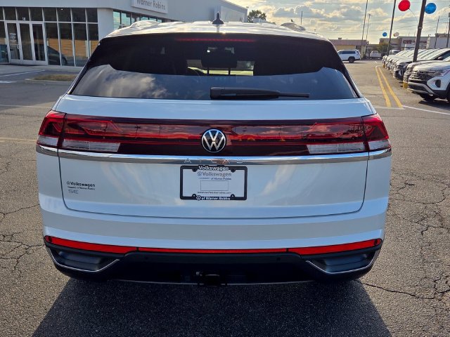 New 2026 Volkswagen Atlas Cross Sport SE FWD image 10