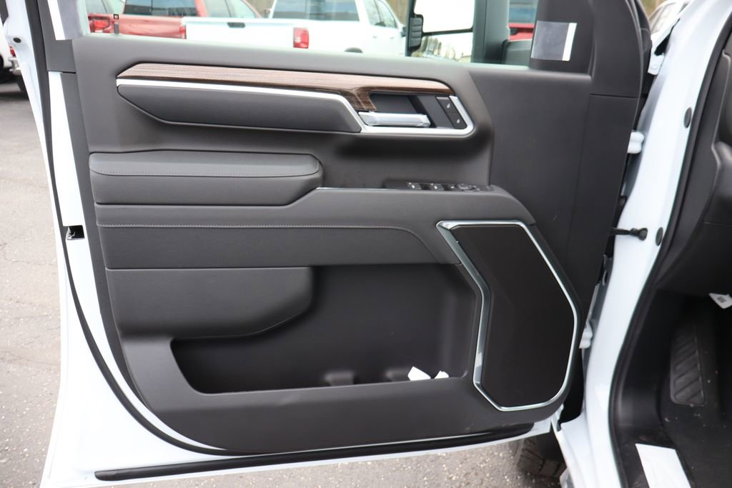 New 2026 Chevrolet Silverado 3500 LT image 4