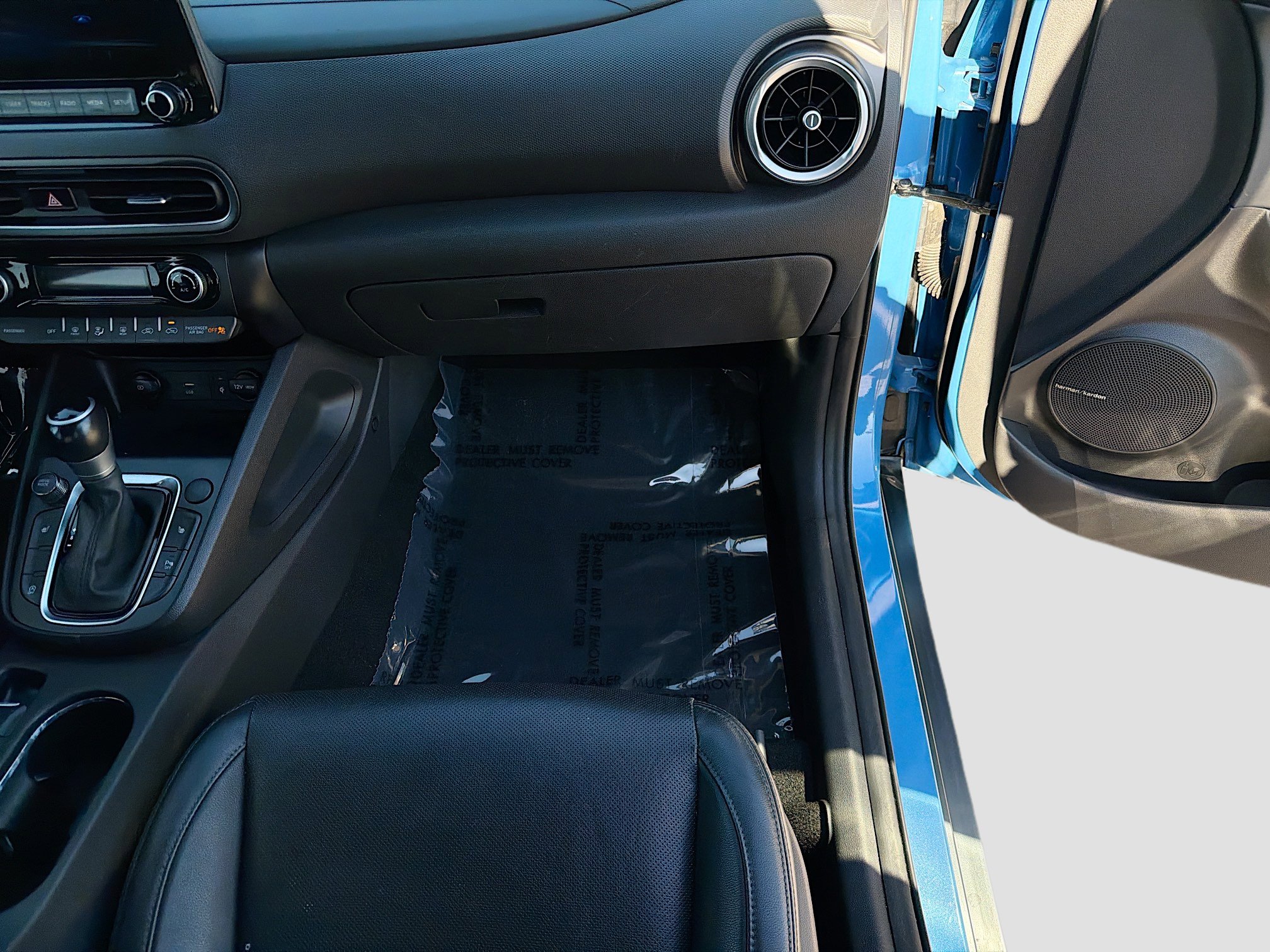 Used 2022 Hyundai Kona Limited w/ Cargo Package FWD image 16