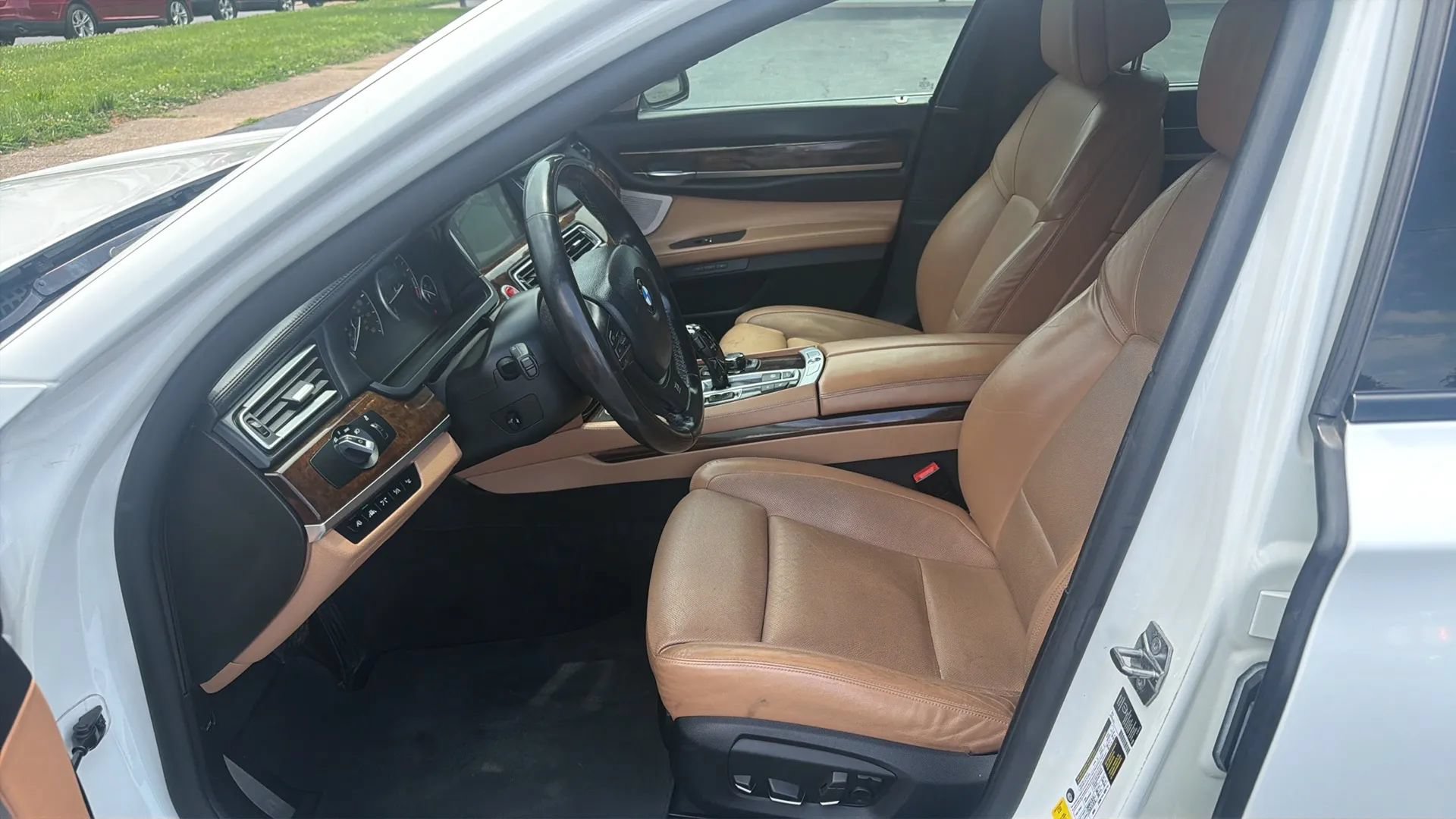 Used 2013 BMW 750Li RWD image 9