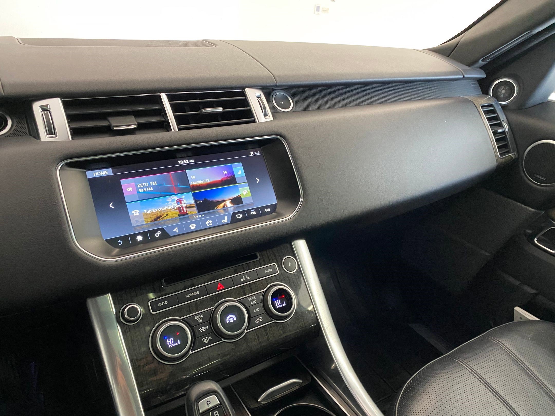 Used 2017 Land Rover Range Rover Sport HSE image 25