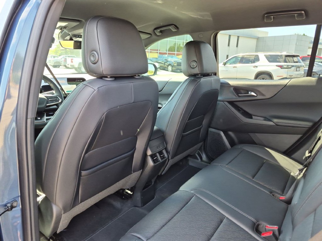 New 2027 Chevrolet Equinox LT w/ Convenience Package II FWD image 33