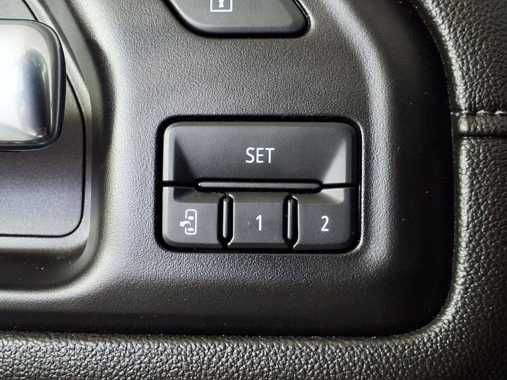 Used 2022 GMC Sierra 3500 Denali AWD/4WD image 18