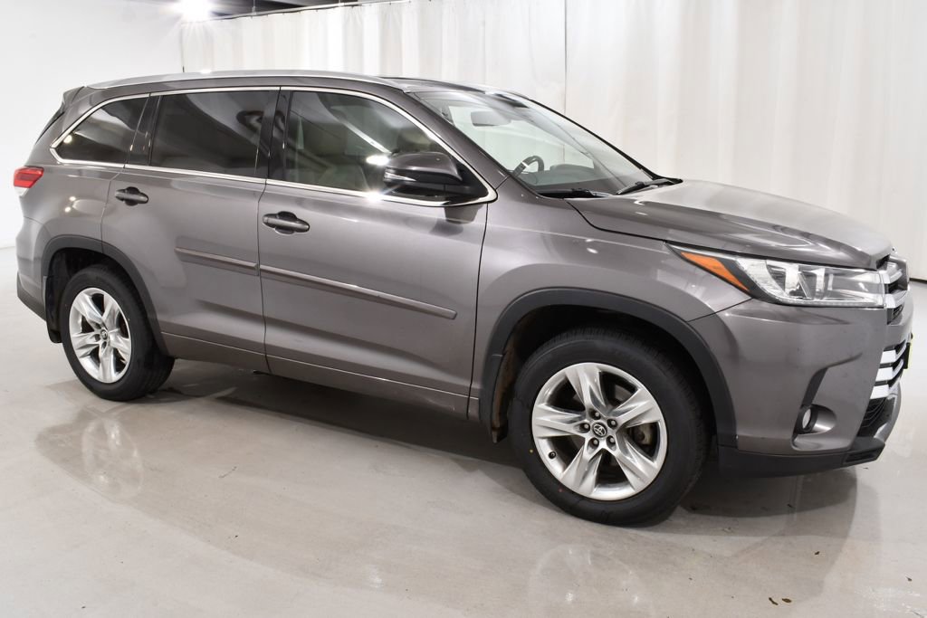Used 2017 Toyota Highlander Limited FWD image 5
