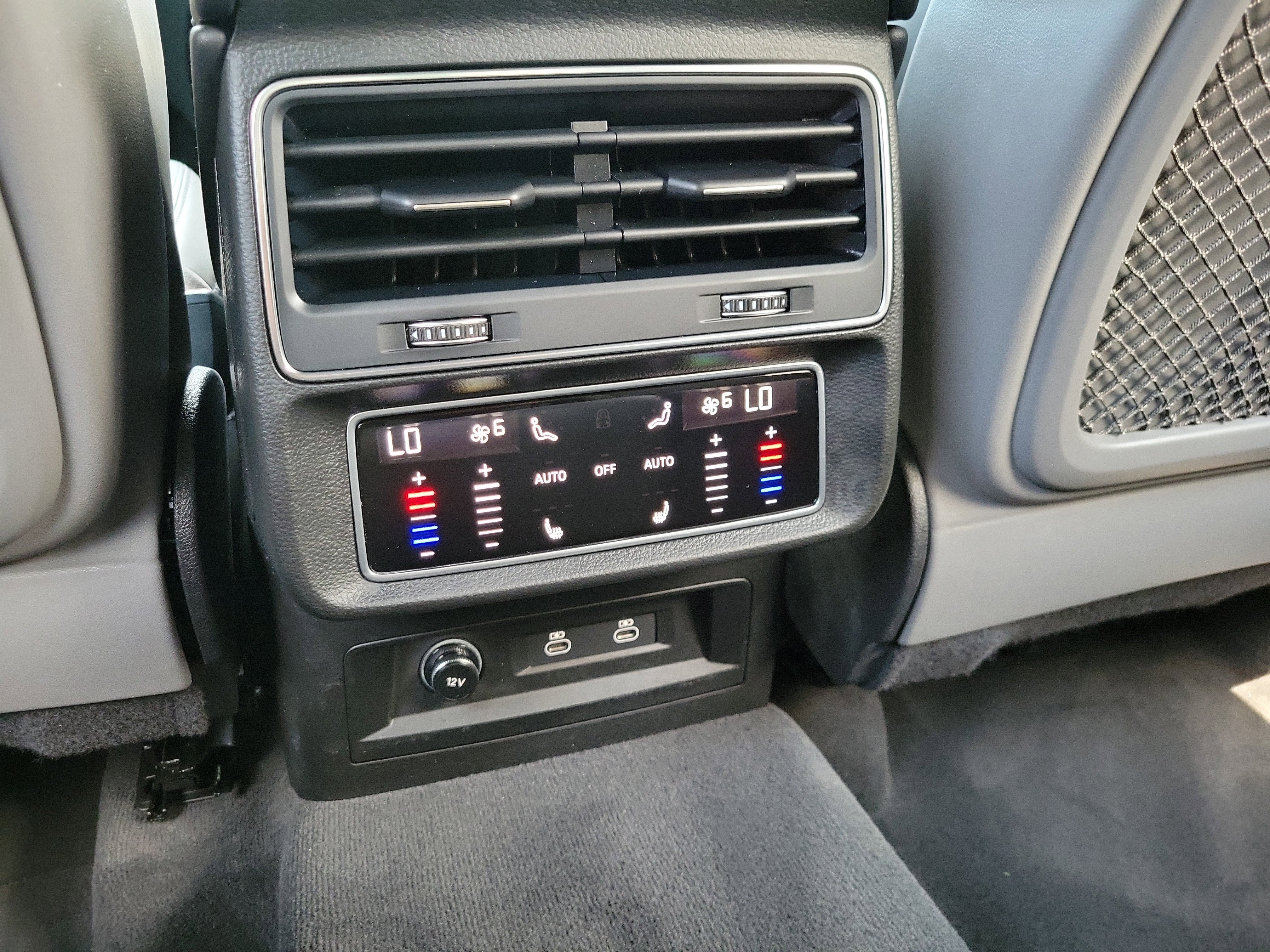 Used 2023 Audi SQ8 Prestige w/ Prestige Package image 15