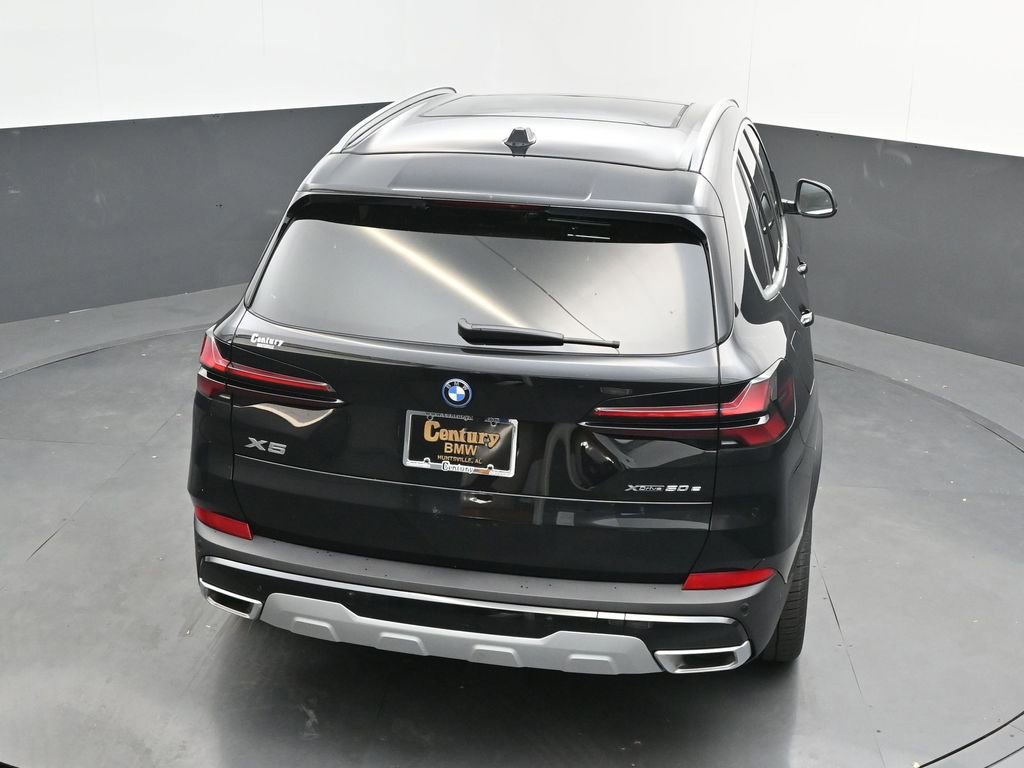 New 2026 BMW X5 xDrive50e w/ Premium Package AWD/4WD image 43