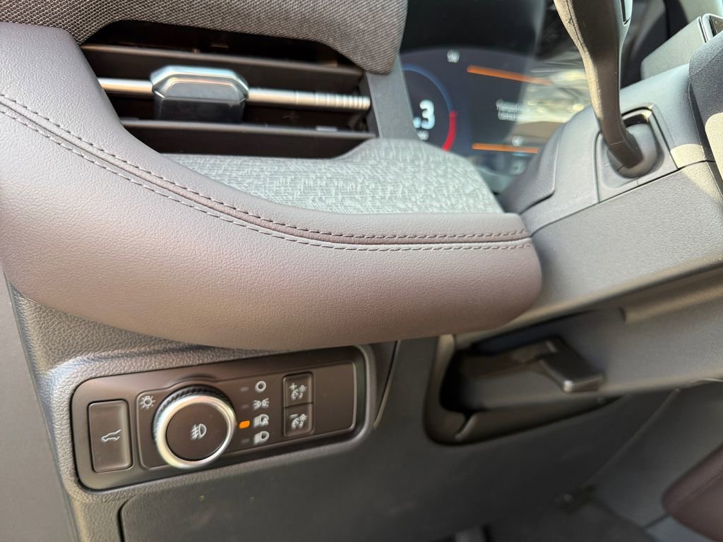 New 2026 Ford Explorer Platinum image 18