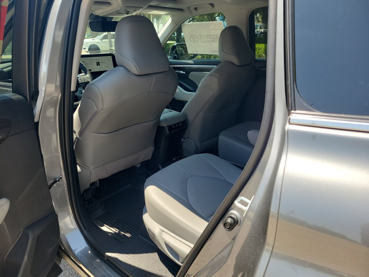 New 2026 Toyota Highlander Limited AWD/4WD image 10