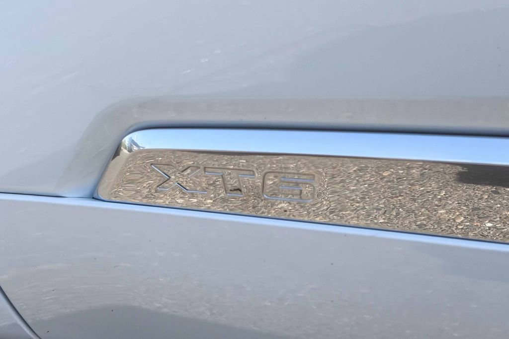Used 2023 Cadillac XT6 Luxury image 14
