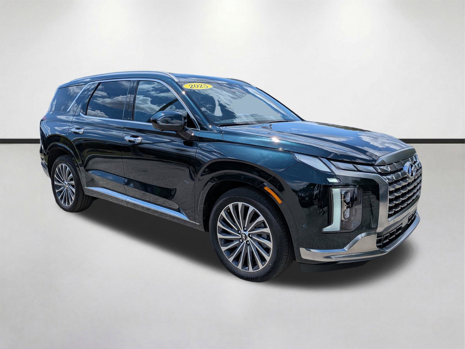 Used 2025 Hyundai Palisade Calligraphy FWD image 1