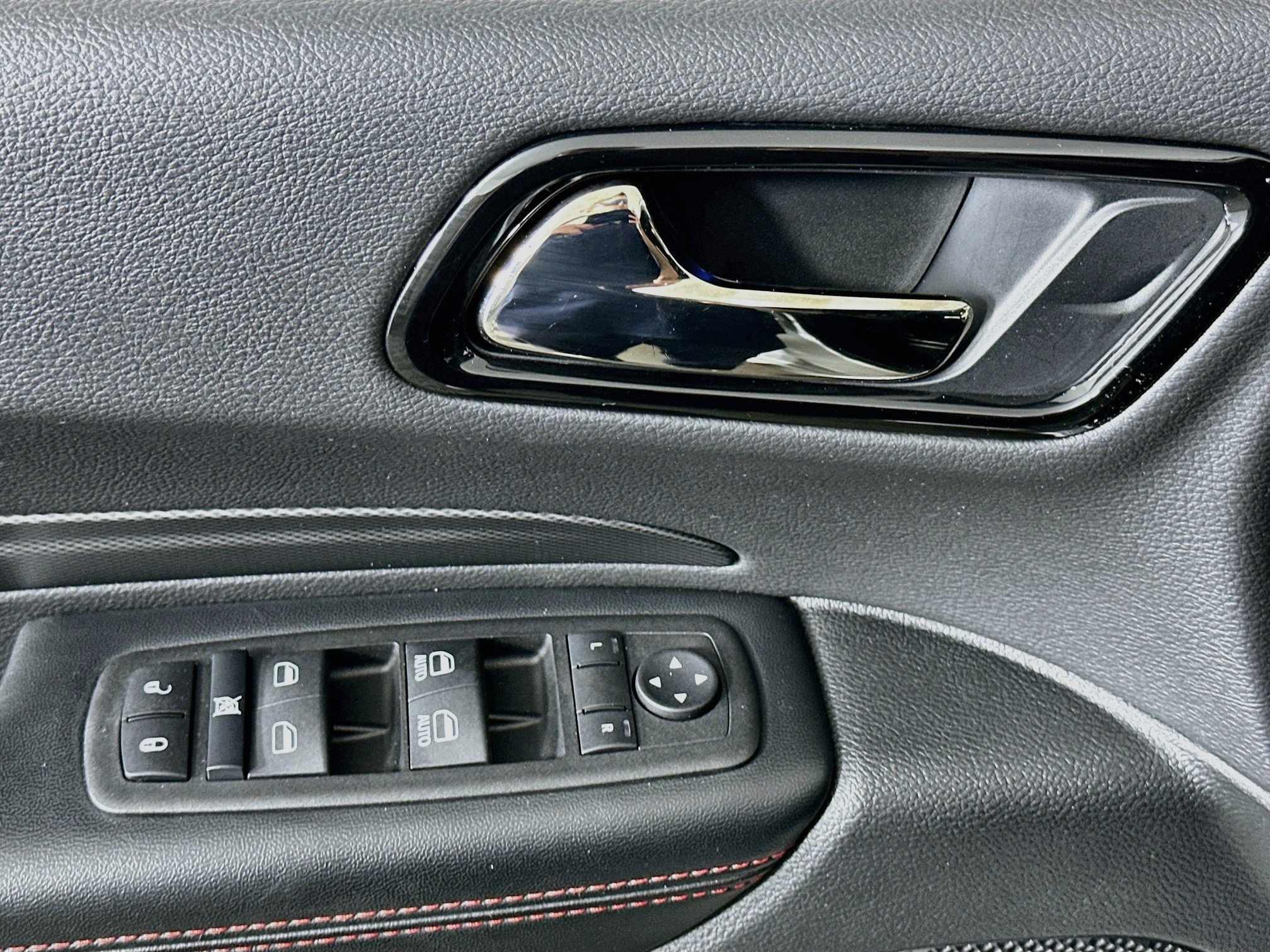 Used 2025 Dodge Durango GT RWD image 15