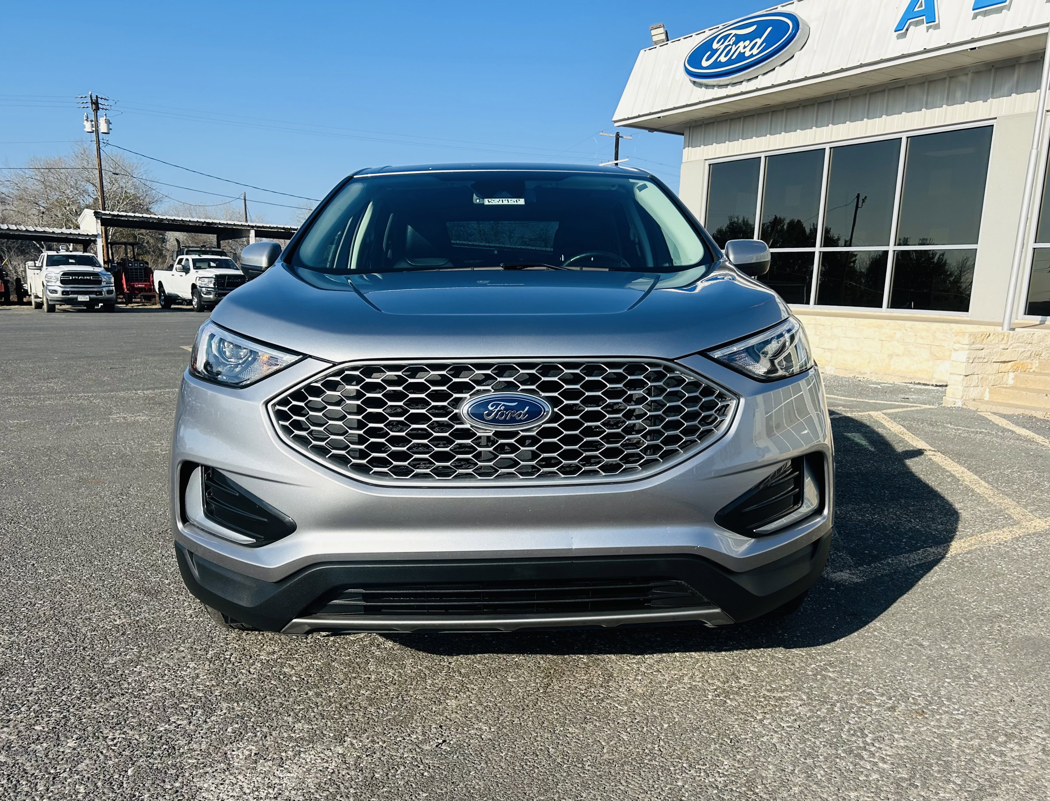 Used 2024 Ford Edge SEL image 3