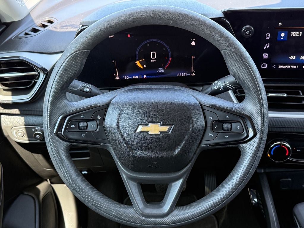Used 2025 Chevrolet TrailBlazer LT AWD/4WD image 19