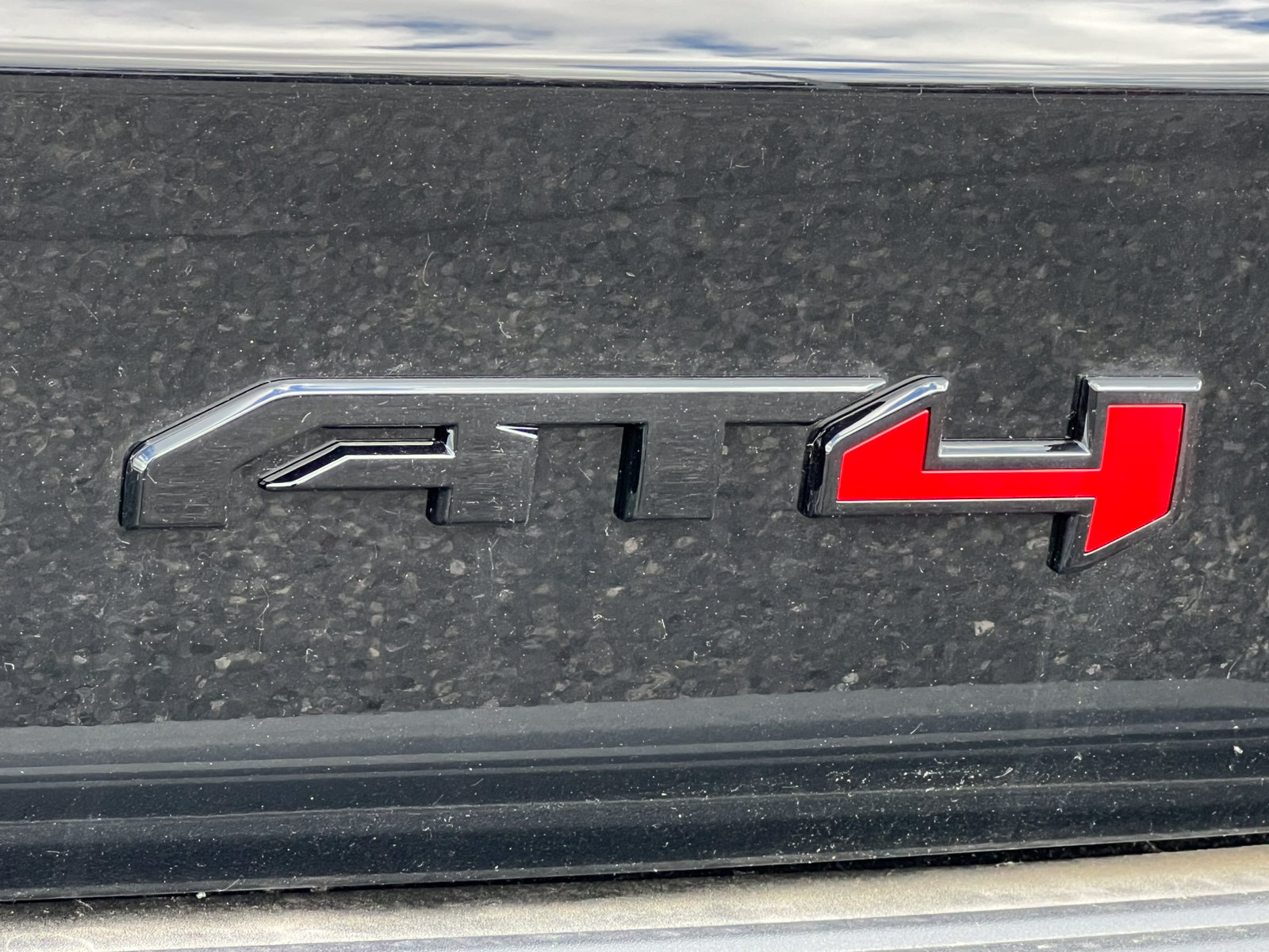 New 2026 GMC Yukon AT4 w/ AT4 Premium Plus Package AWD/4WD image 2