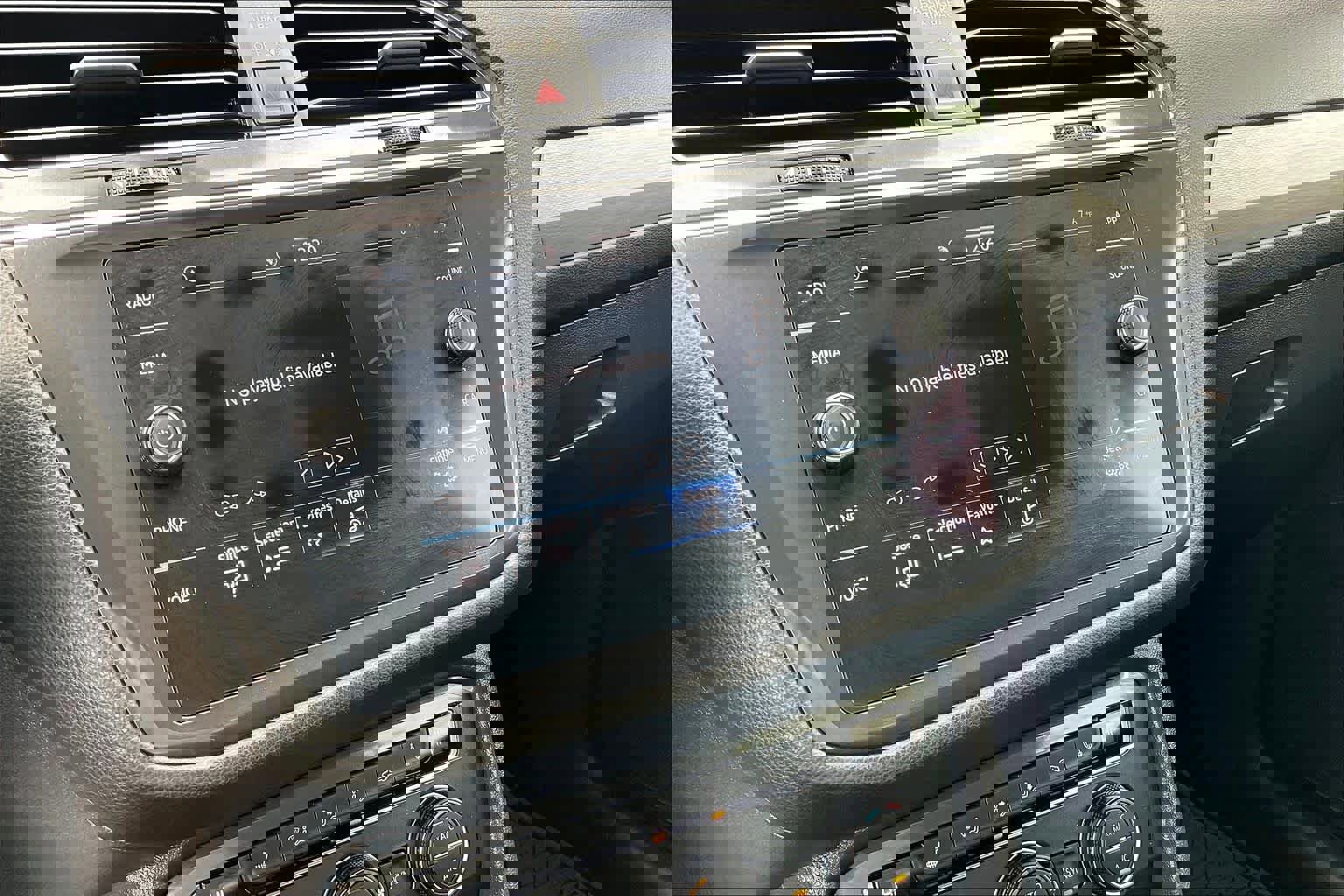 Used 2021 Volkswagen Tiguan SE image 33