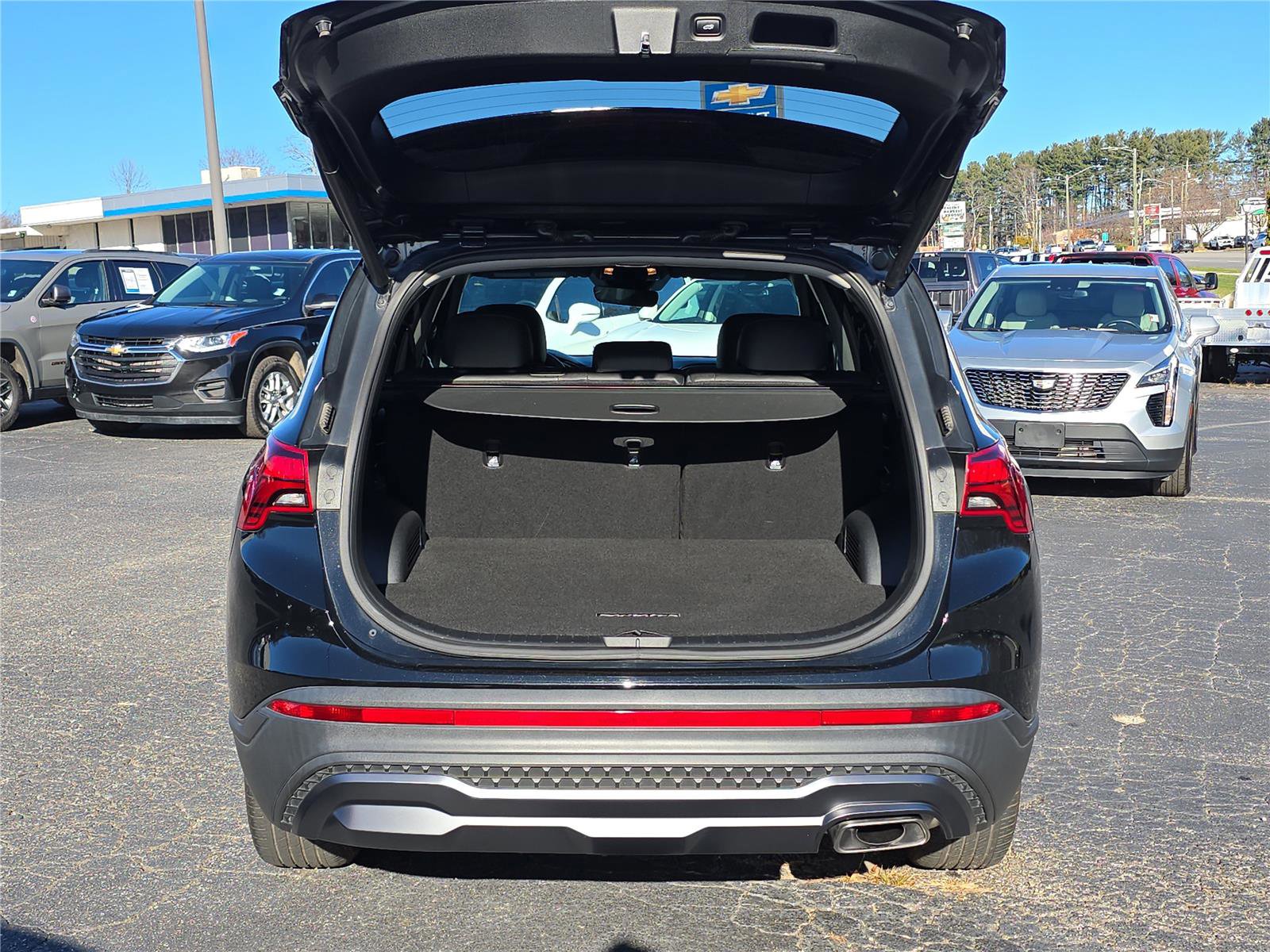 Used 2023 Hyundai Santa Fe XRT w/ Cargo Package image 5