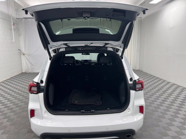 Used 2023 Ford Escape ST-Line w/ Tech Pack #1 AWD/4WD image 8