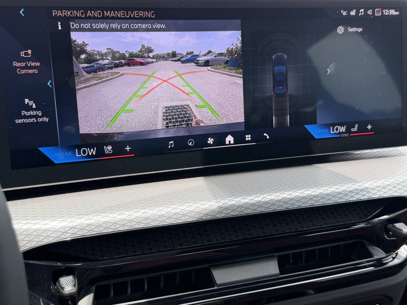 New 2026 BMW 330i Sedan w/ Premium Package RWD image 25