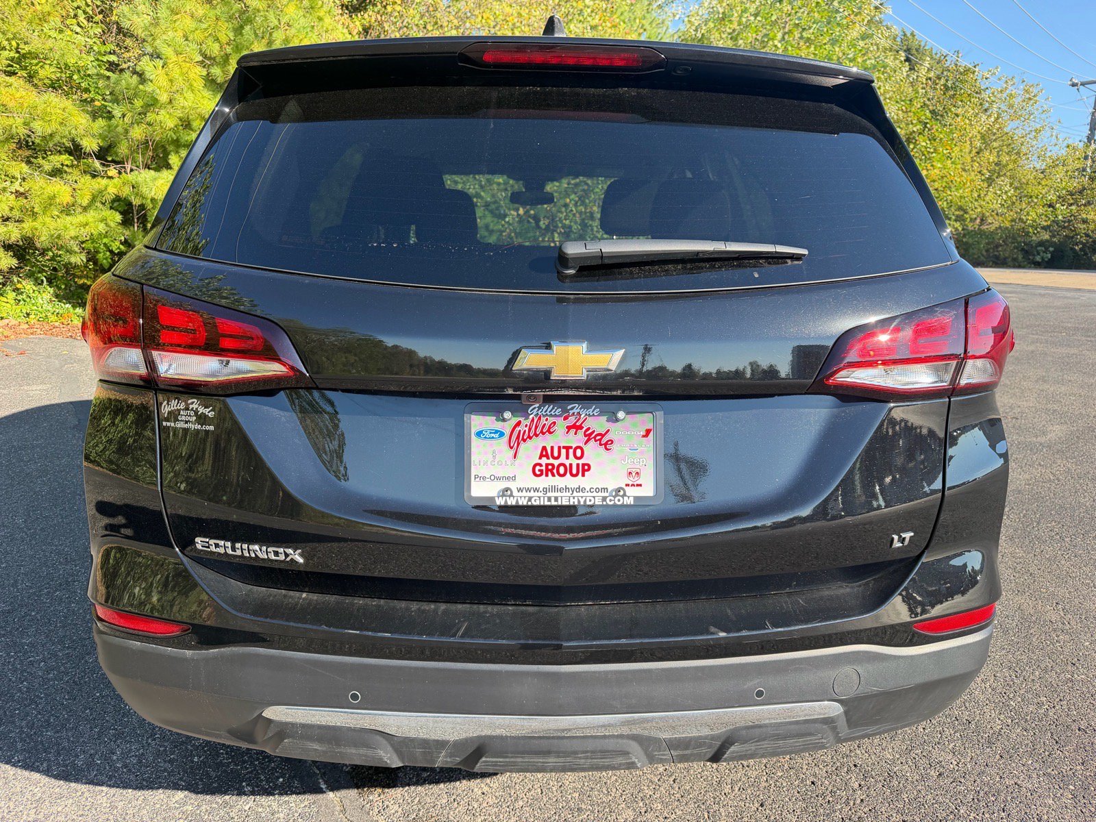 Used 2024 Chevrolet Equinox LT w/ LPO, Floor Liner Package FWD image 11