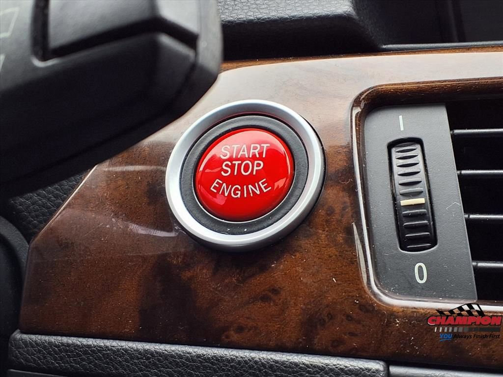 Used 2011 BMW 328i xDrive Sedan image 25