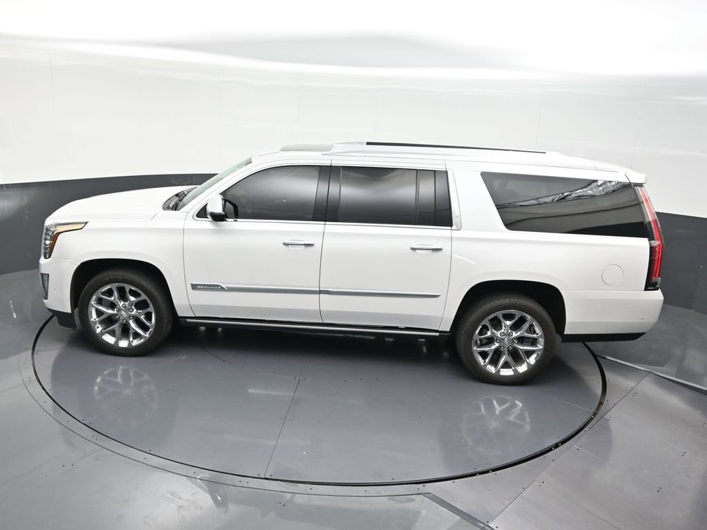 Used 2020 Cadillac Escalade ESV Premium Luxury RWD image 17