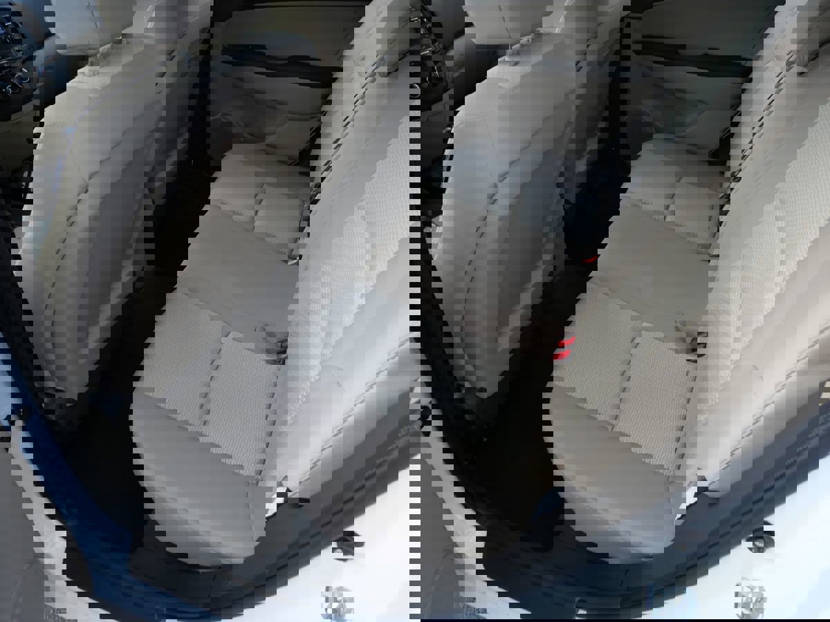 Used 2012 Hyundai Elantra GLS image 19