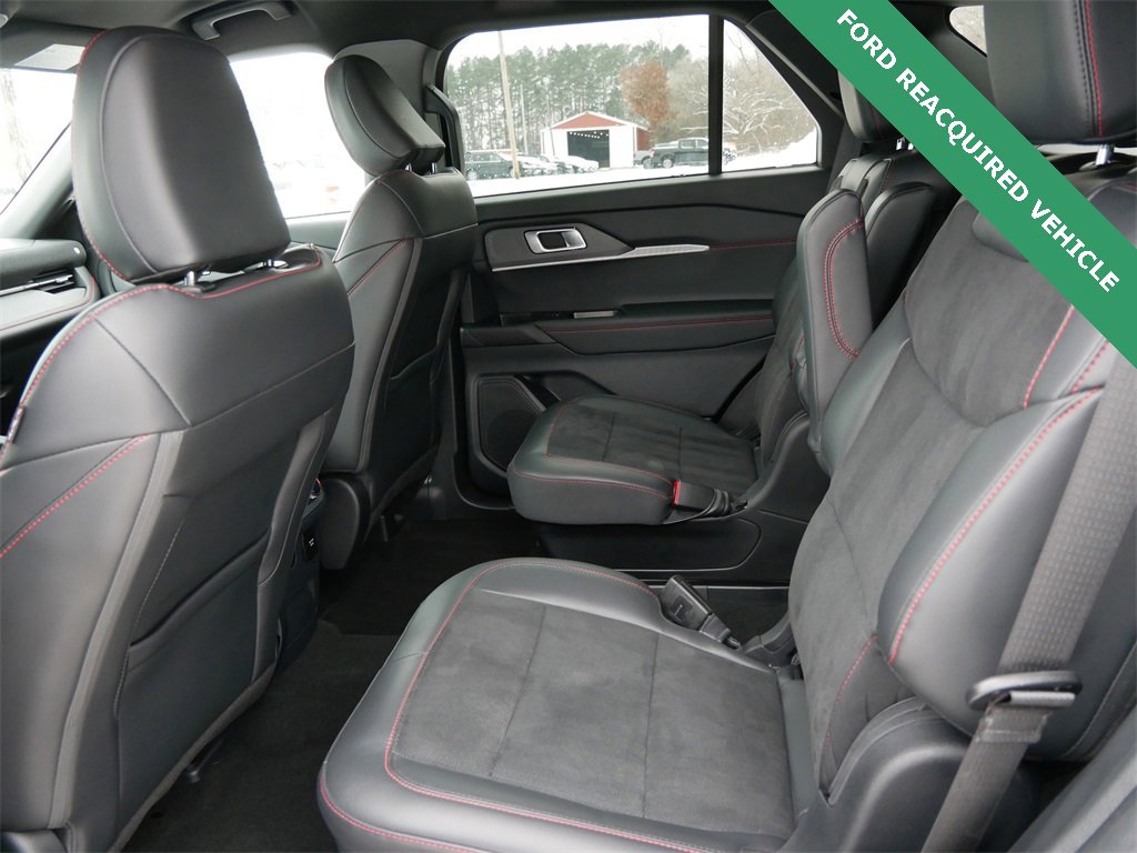 Used 2025 Ford Explorer ST image 11