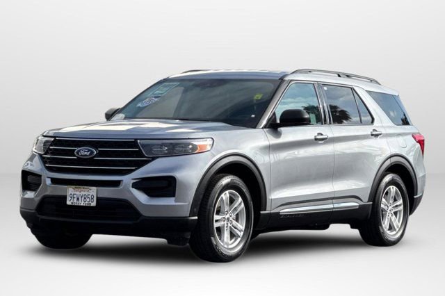 Certified 2022 Ford Explorer XLT image 2
