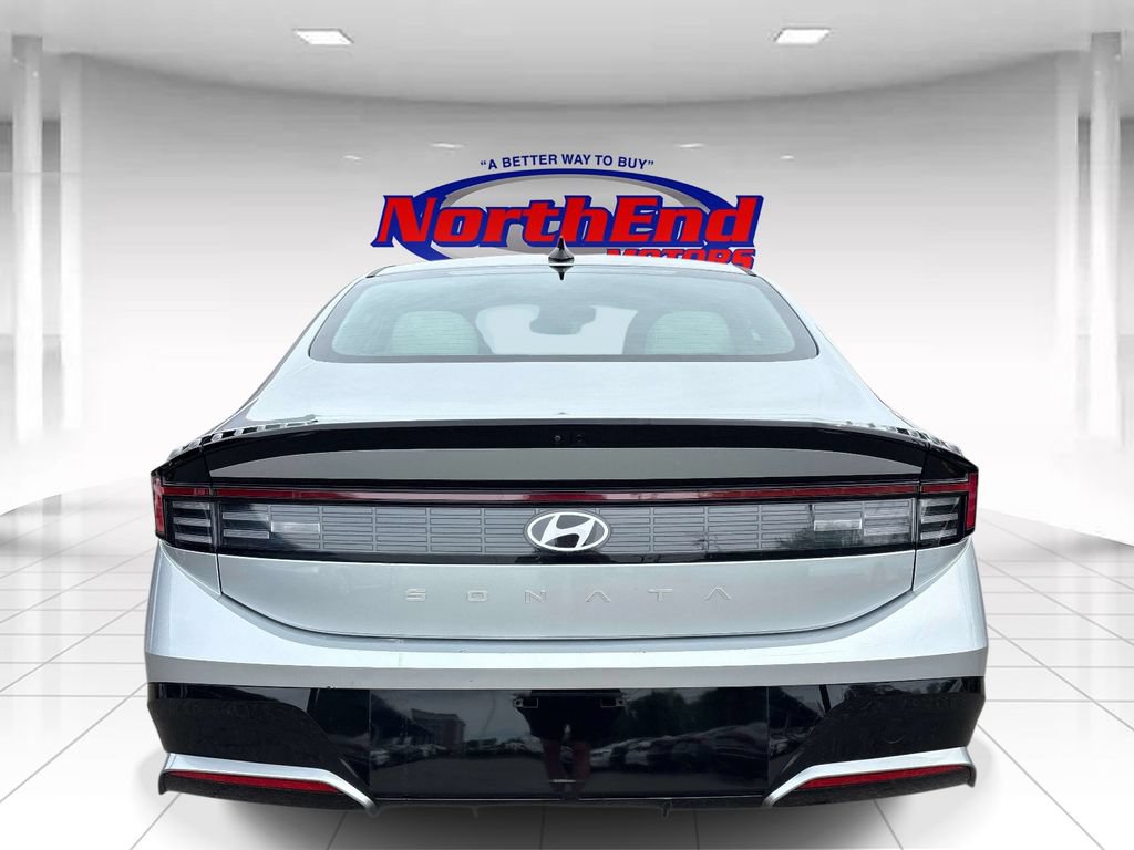 Used 2025 Hyundai Sonata SEL FWD image 4
