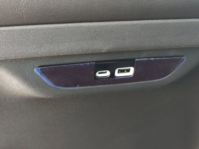 New 2027 Chrysler Pacifica Select FWD image 18