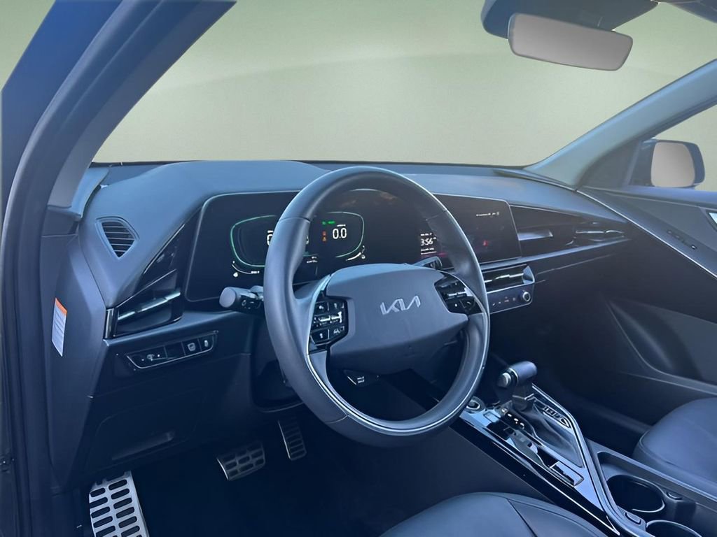 Used 2023 Kia Niro EX Touring image 12