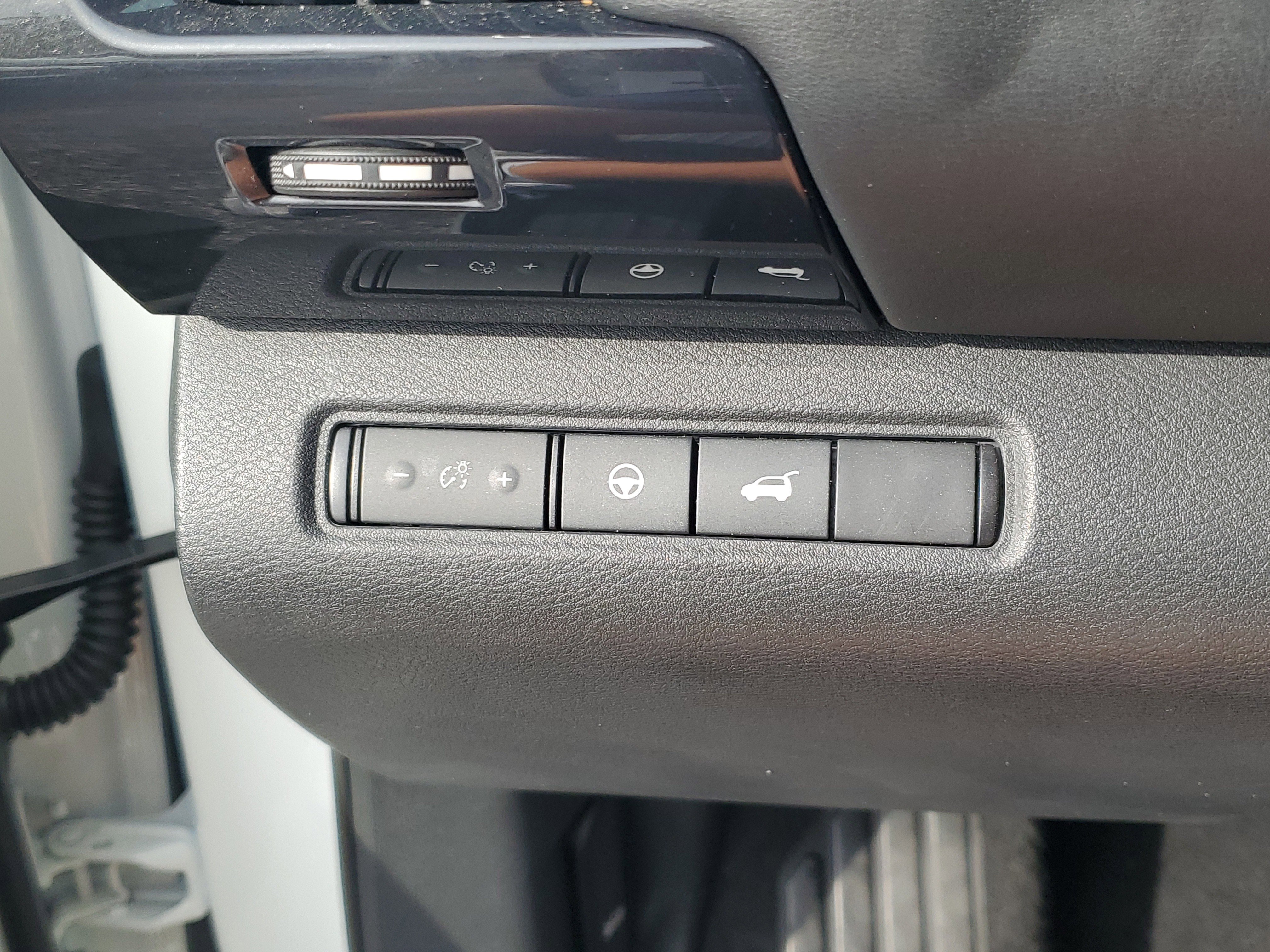 Certified 2022 Nissan Pathfinder SV w/ SV Premium Package image 25