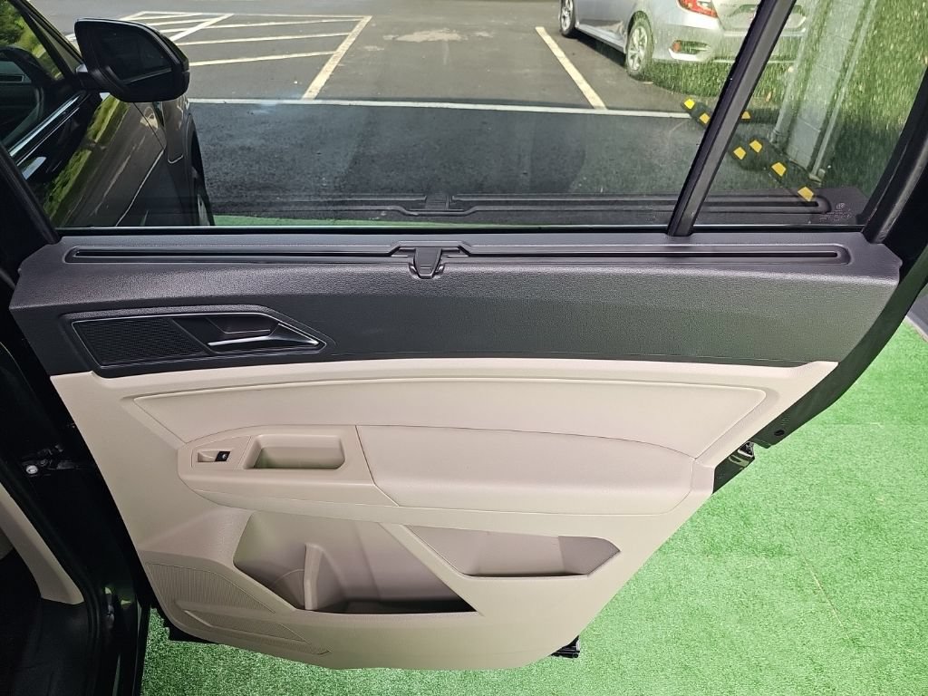 Used 2018 Volkswagen Atlas SE AWD/4WD image 38