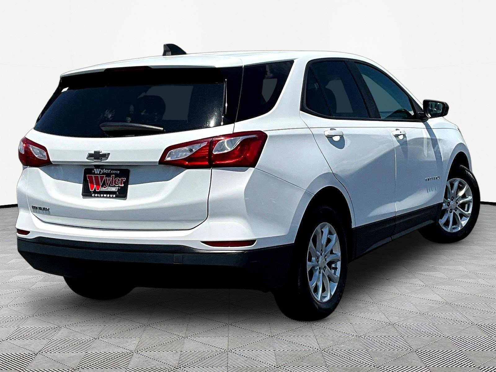 Used 2021 Chevrolet Equinox LS w/ LS Convenience Package FWD image 6