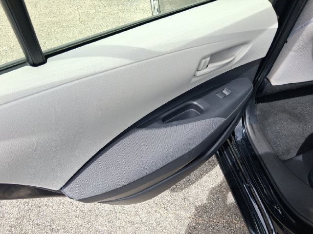Used 2025 Toyota Corolla LE FWD image 9