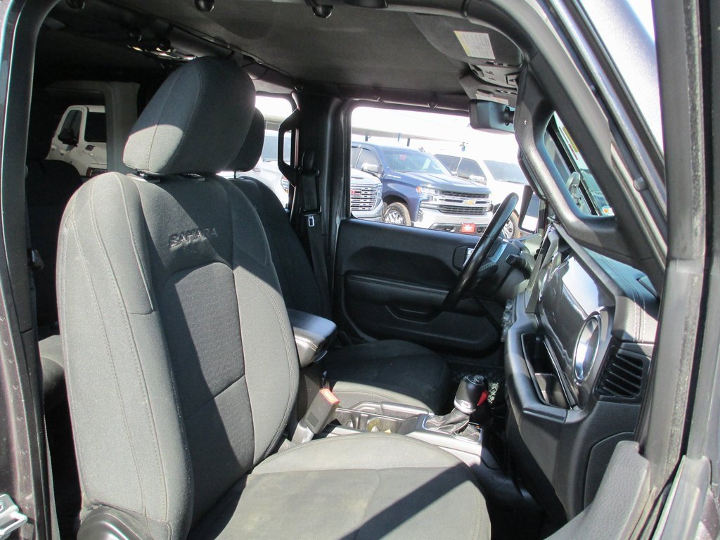 Used 2021 Jeep Wrangler Unlimited Sahara w/ Uconnect 4C Nav & Sound Group image 15