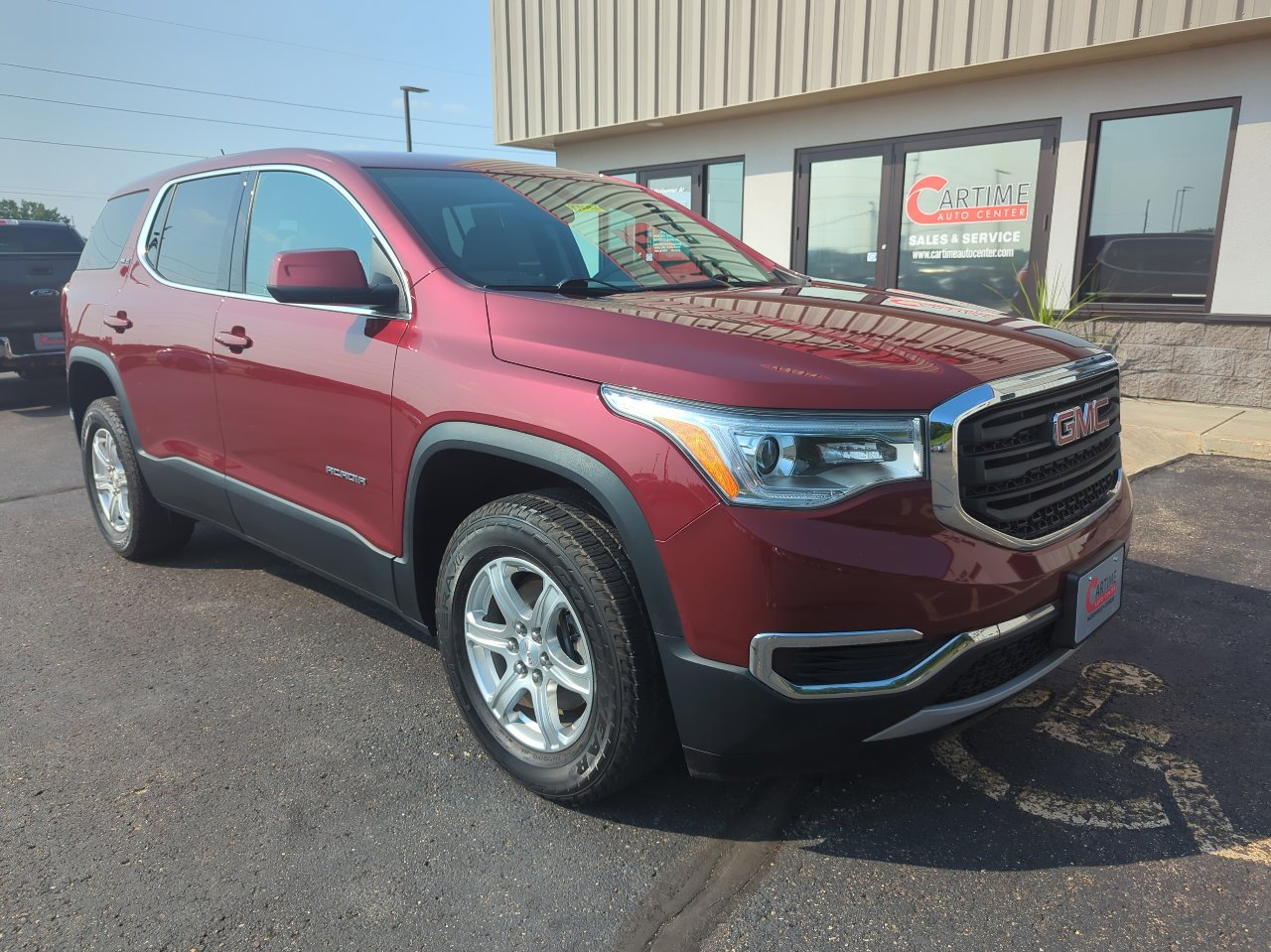 Used 2018 GMC Acadia SLE image 2