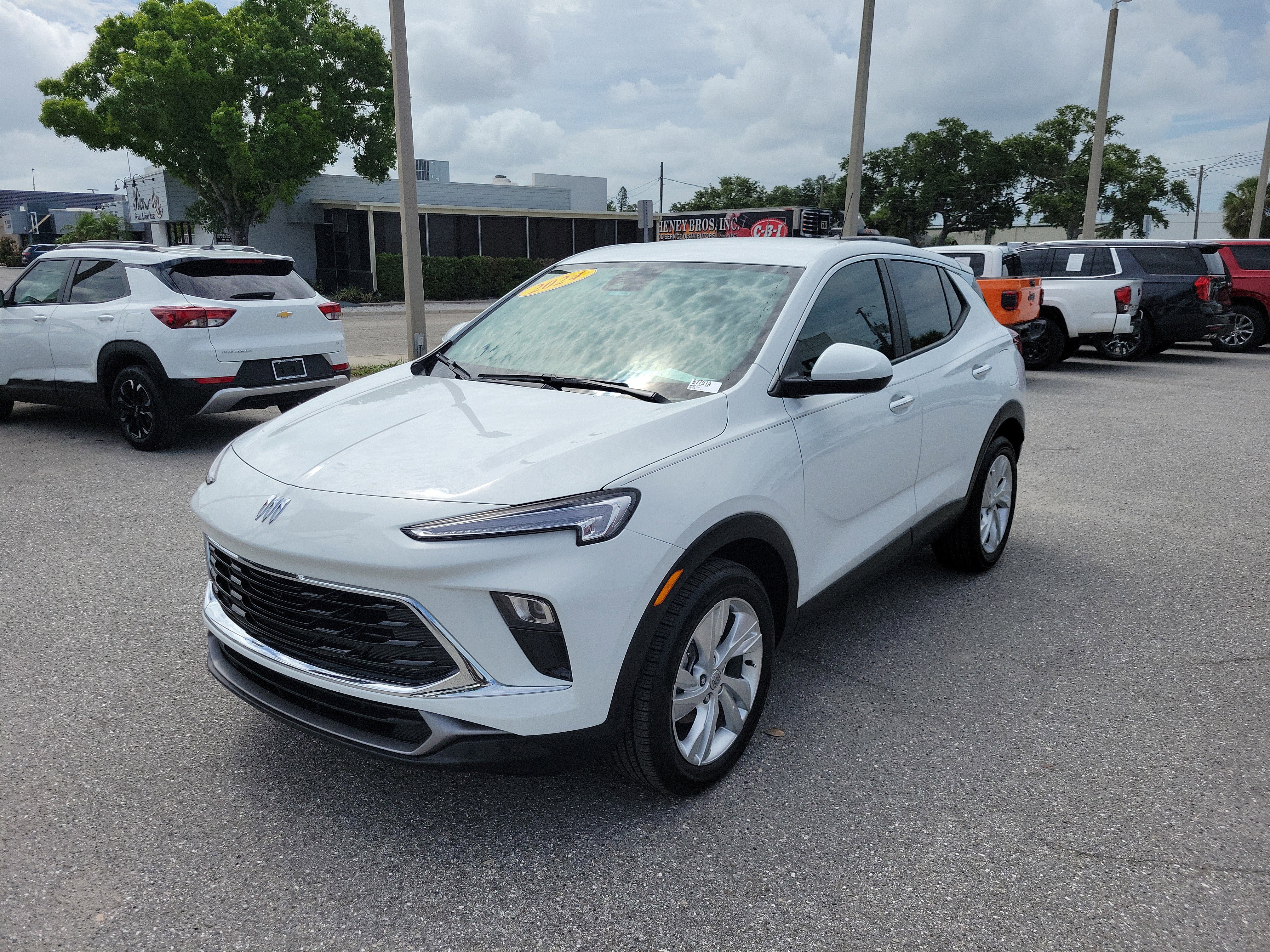 Certified 2024 Buick Encore GX Preferred FWD image 8