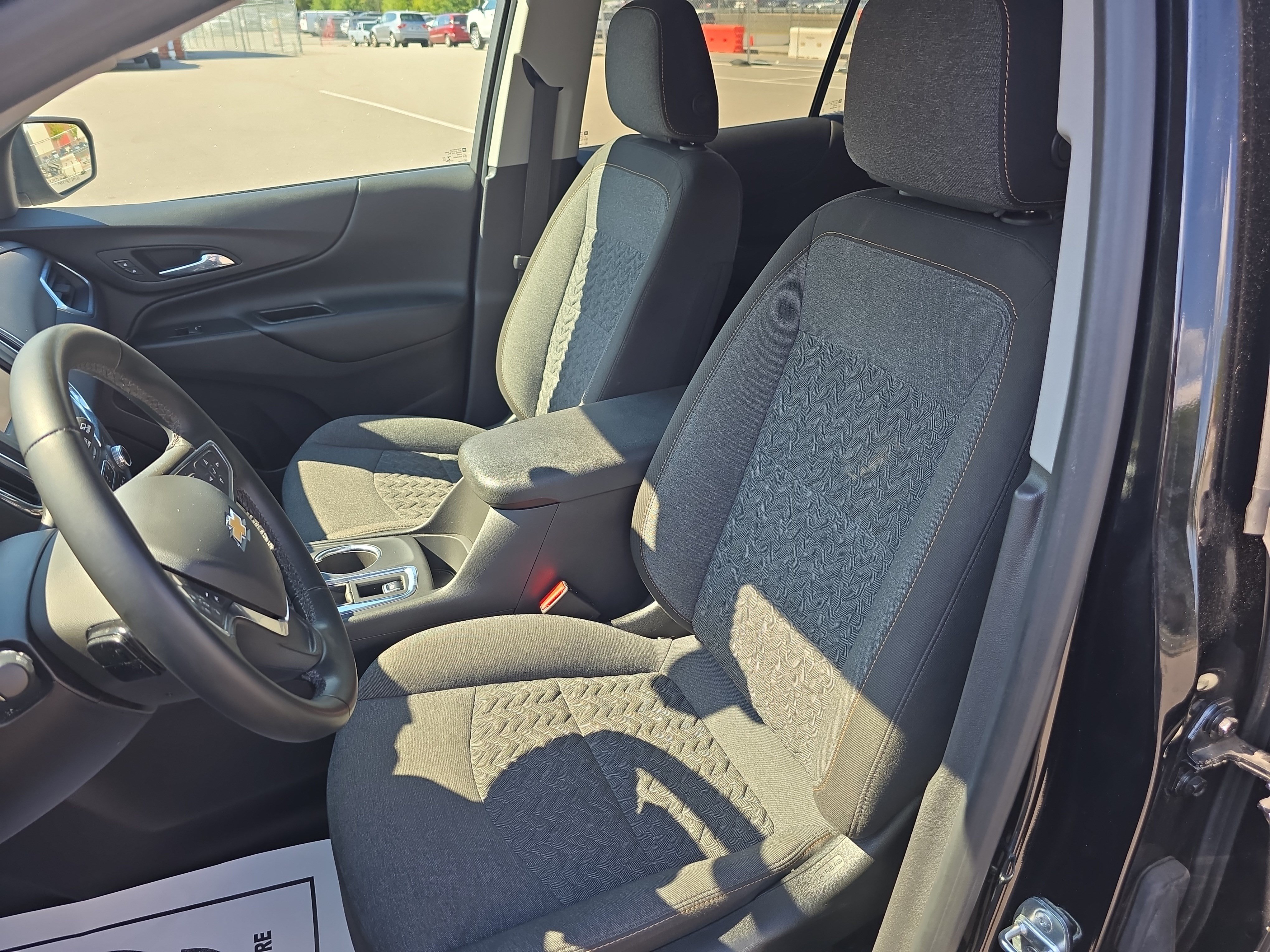 Used 2023 Chevrolet Equinox LT FWD image 16